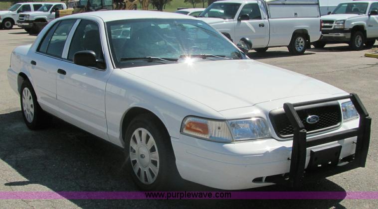 image for item 6270 2007 Ford Crown Victoria Police Interceptor