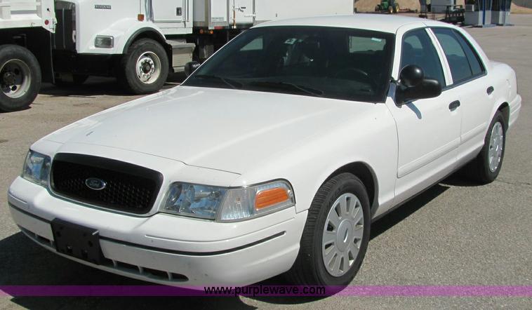 image for item 6271 2007 Ford Crown Victoria Police Interceptor