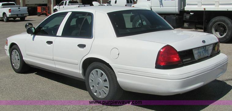 image for item 6271 2007 Ford Crown Victoria Police Interceptor