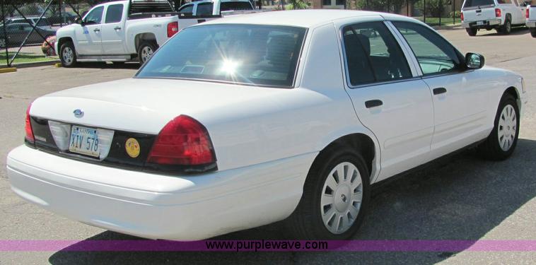 image for item 6271 2007 Ford Crown Victoria Police Interceptor