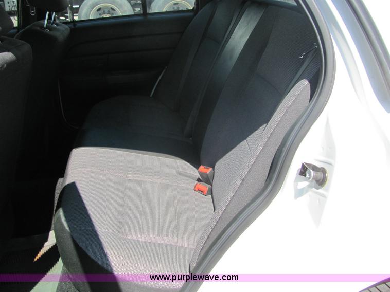 image for item 6271 2007 Ford Crown Victoria Police Interceptor