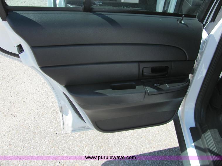 image for item 6271 2007 Ford Crown Victoria Police Interceptor