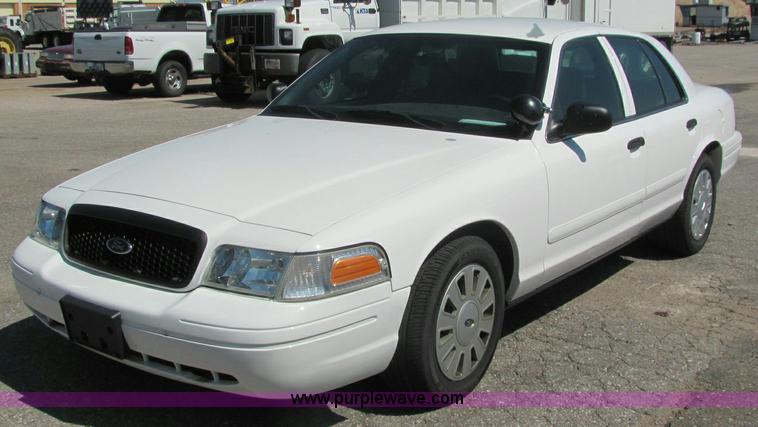 image for item 6272 2007 Ford Crown Victoria Police Interceptor