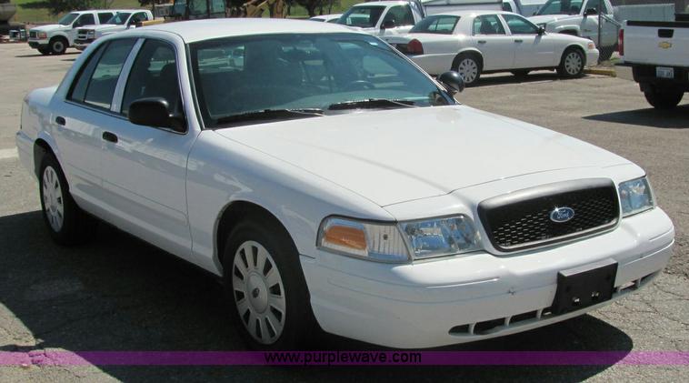 image for item 6272 2007 Ford Crown Victoria Police Interceptor