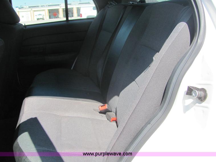 image for item 6272 2007 Ford Crown Victoria Police Interceptor