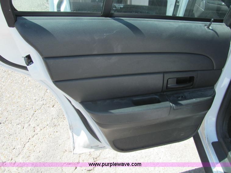 image for item 6272 2007 Ford Crown Victoria Police Interceptor