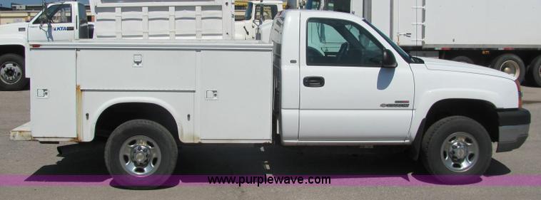 image for item 6274 2004 Chevrolet C2500HD Silverado