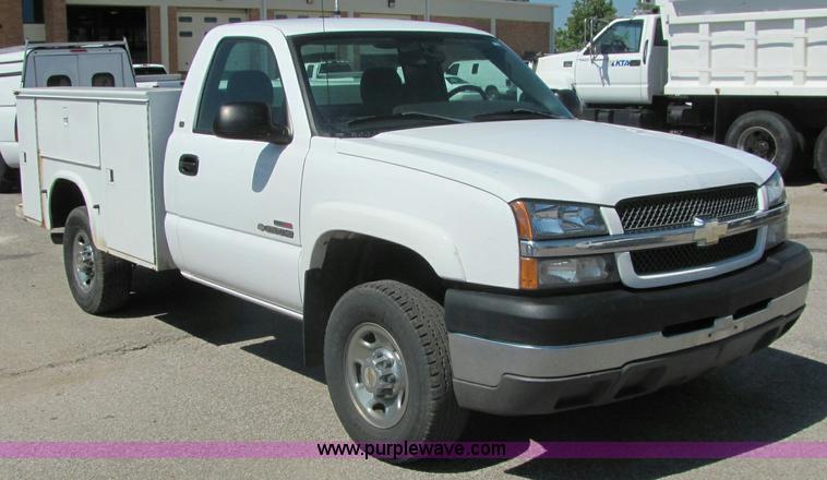 image for item 6274 2004 Chevrolet C2500HD Silverado