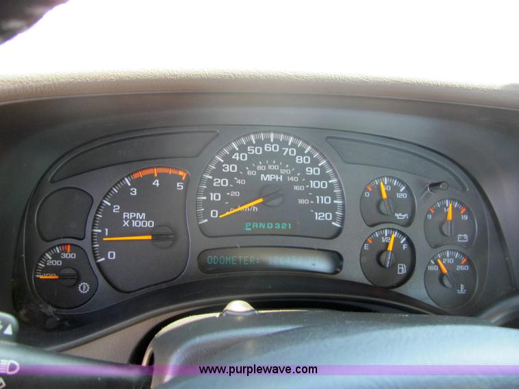 image for item 6274 2004 Chevrolet C2500HD Silverado