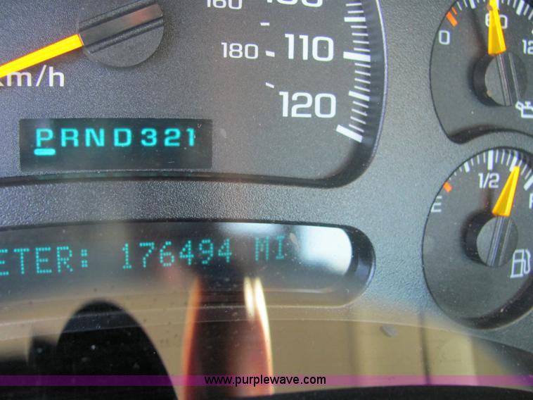 image for item 6274 2004 Chevrolet C2500HD Silverado