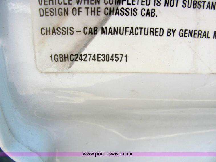 image for item 6274 2004 Chevrolet C2500HD Silverado