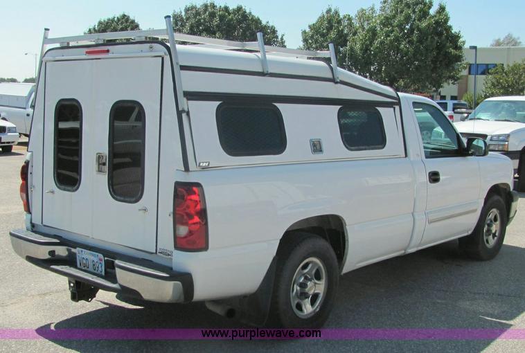 image for item 6275 2004 Chevrolet C1500 Silverado pickup truck