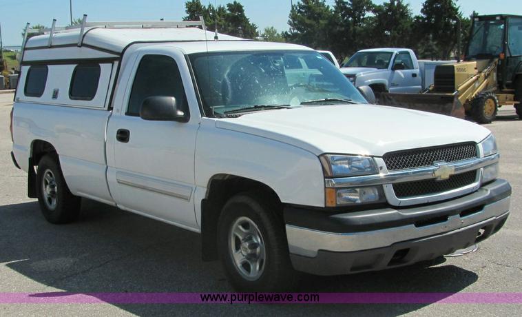 image for item 6275 2004 Chevrolet C1500 Silverado pickup truck