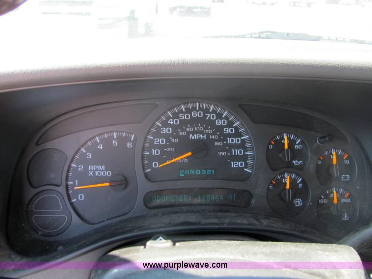 image for item 6275 2004 Chevrolet C1500 Silverado pickup truck