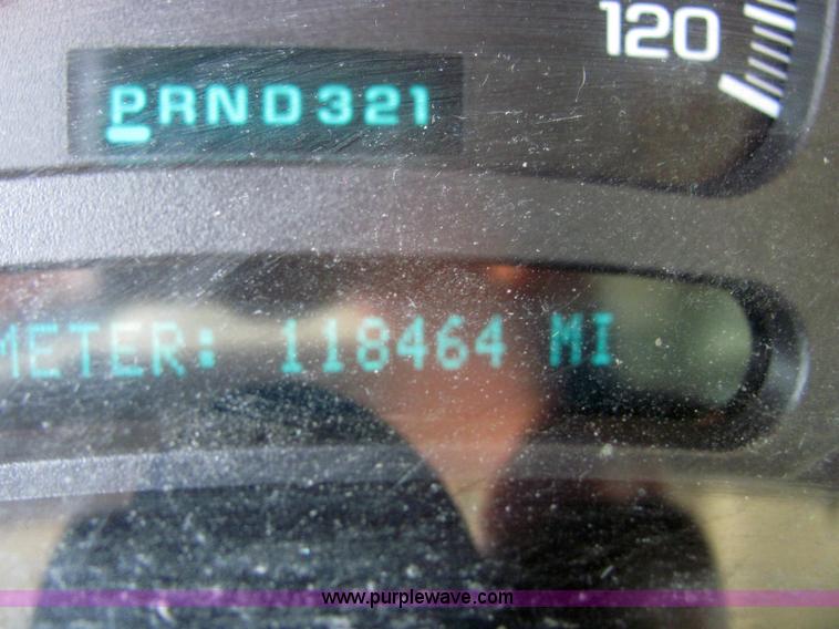 image for item 6275 2004 Chevrolet C1500 Silverado pickup truck