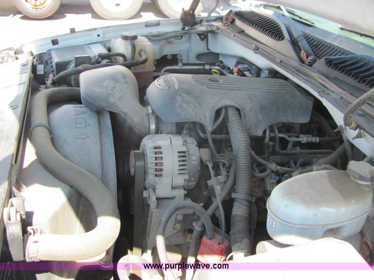 image for item 6275 2004 Chevrolet C1500 Silverado pickup truck