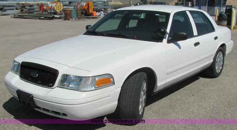 image for item 6276 2006 Ford Crown Victoria Police Interceptor