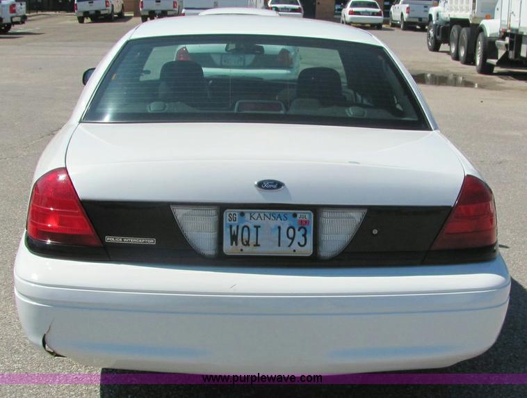 image for item 6276 2006 Ford Crown Victoria Police Interceptor