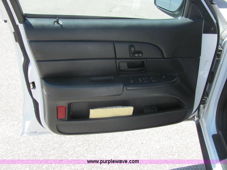 image for item 6276 2006 Ford Crown Victoria Police Interceptor
