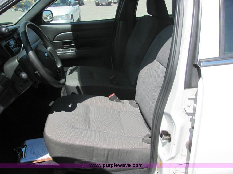image for item 6276 2006 Ford Crown Victoria Police Interceptor