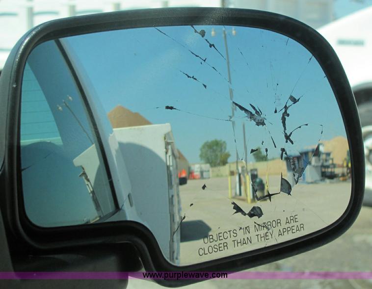 image for item 6280 2004 Chevrolet C2500HD Silverado pickup truck