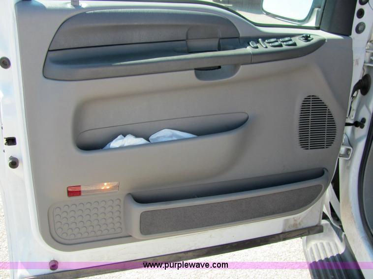 image for item 6281 2001 Ford Excursion XLT