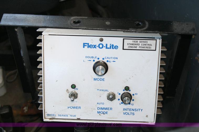 image for item 6326 1995 Ford LT8000F tandem axle dump truck