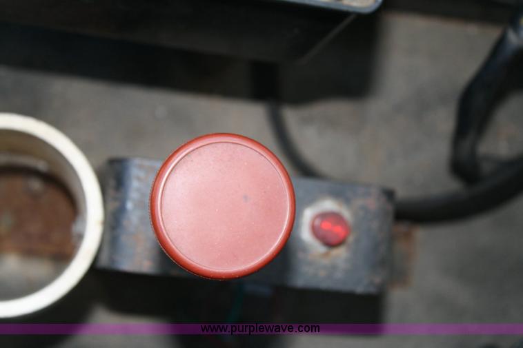 image for item 6326 1995 Ford LT8000F tandem axle dump truck