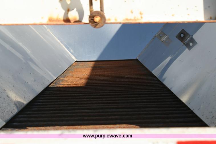 image for item 6326 1995 Ford LT8000F tandem axle dump truck