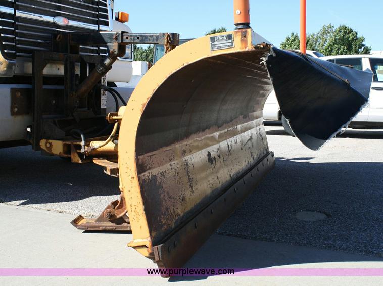 image for item 6326 1995 Ford LT8000F tandem axle dump truck