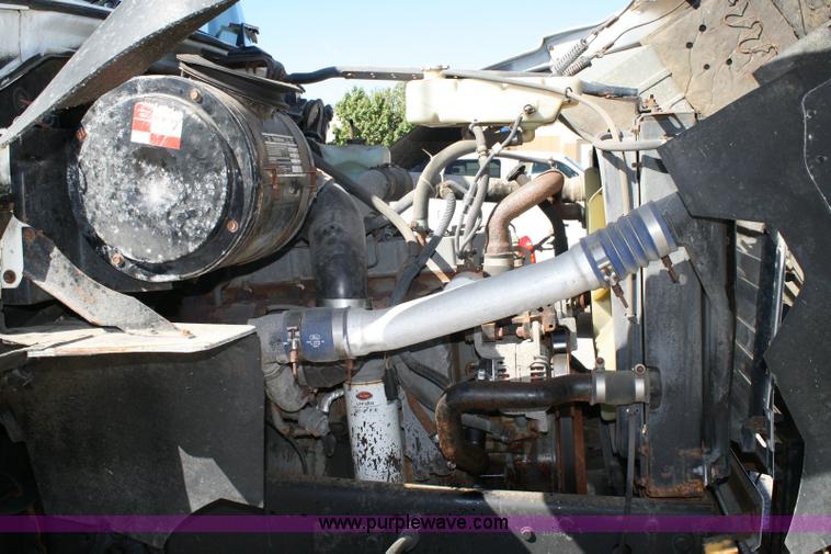image for item 6326 1995 Ford LT8000F tandem axle dump truck