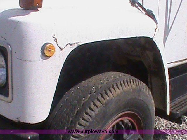 image for item 1000 1980 International 1824 dump truck