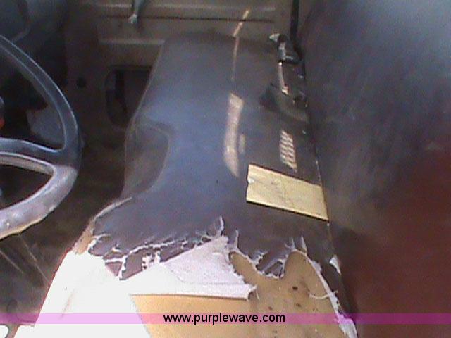 image for item 1000 1980 International 1824 dump truck