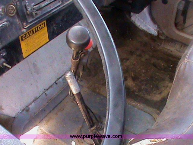 image for item 1000 1980 International 1824 dump truck