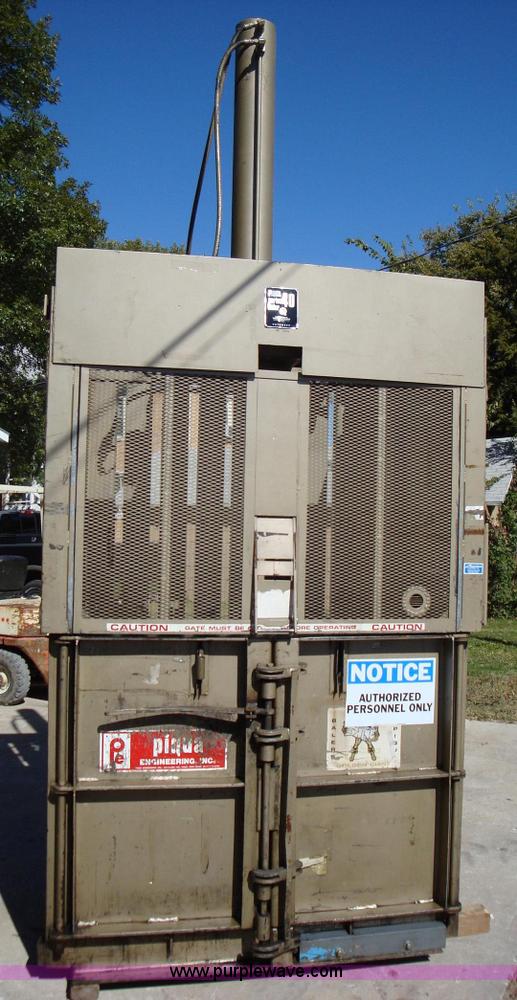 image for item 1006 Piqua Series 40 cardboard, plastic, and soft material baler