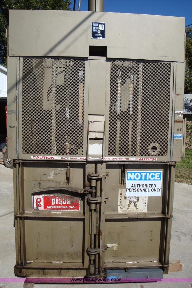 image for item 1006 Piqua Series 40 cardboard, plastic, and soft material baler