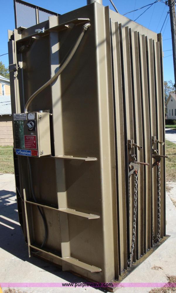 image for item 1006 Piqua Series 40 cardboard, plastic, and soft material baler