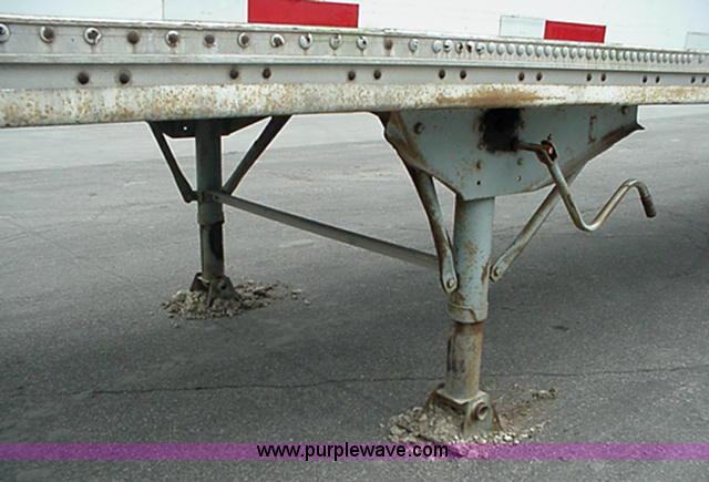 image for item 1305 1984 Dunham 45' semi trailer