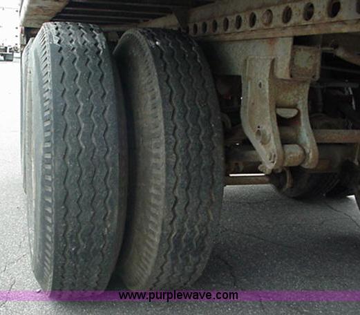 image for item 1305 1984 Dunham 45' semi trailer