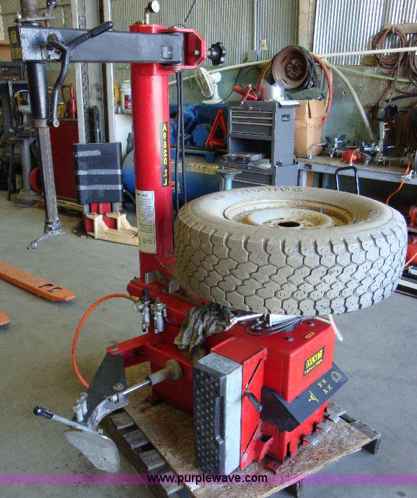 image for item 1905 Corghi A9820 T1 MA rim clamp tires changer