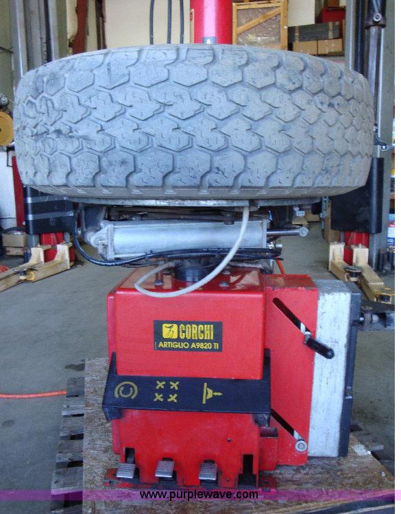 image for item 1905 Corghi A9820 T1 MA rim clamp tires changer