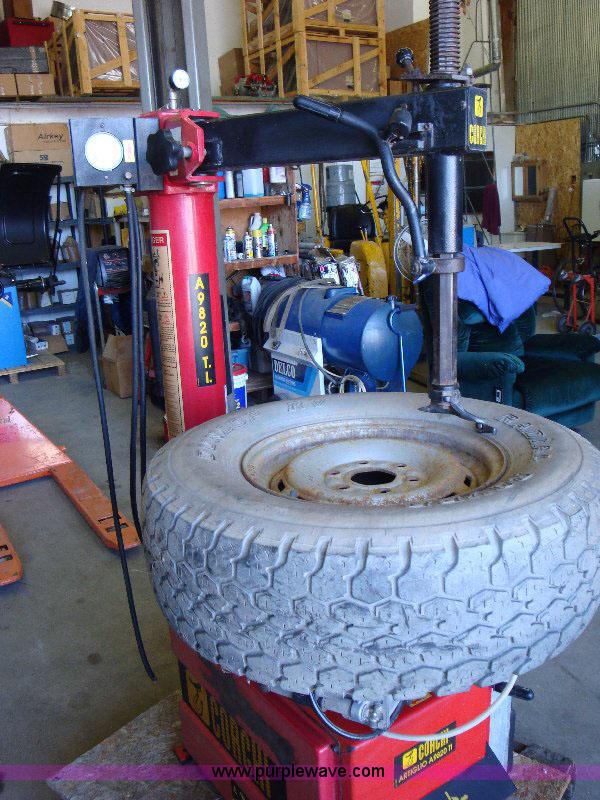 image for item 1905 Corghi A9820 T1 MA rim clamp tires changer