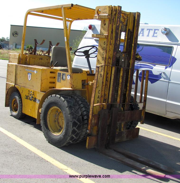 image for item 2455 Allis Chalmers ACP60BPS forklift