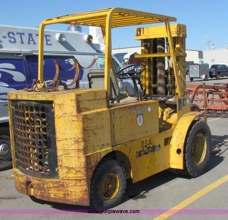 image for item 2455 Allis Chalmers ACP60BPS forklift