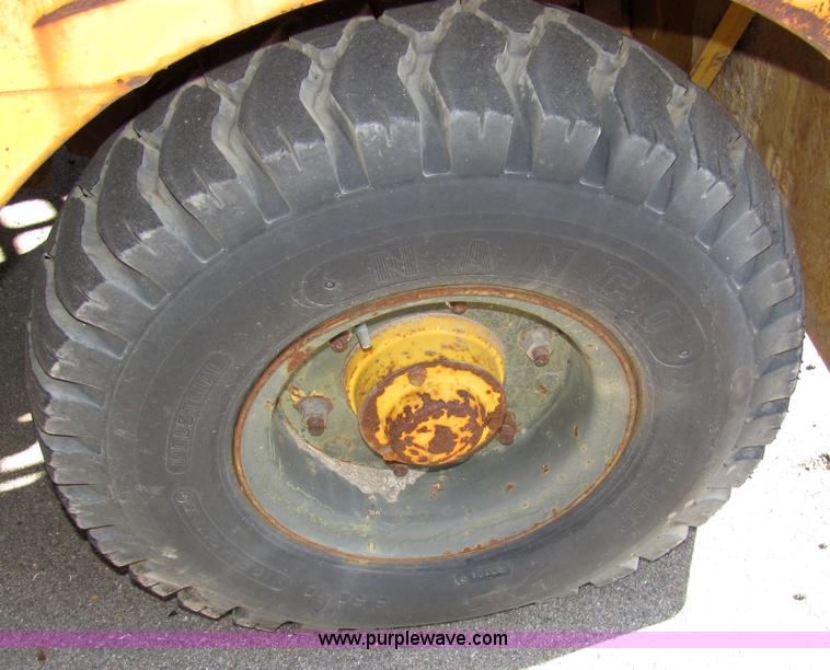 image for item 2455 Allis Chalmers ACP60BPS forklift