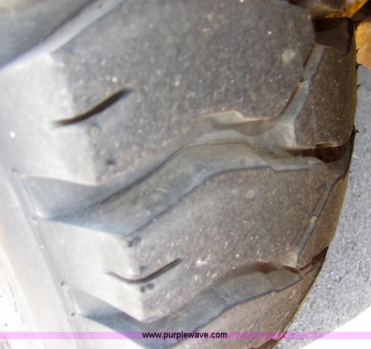 image for item 2455 Allis Chalmers ACP60BPS forklift