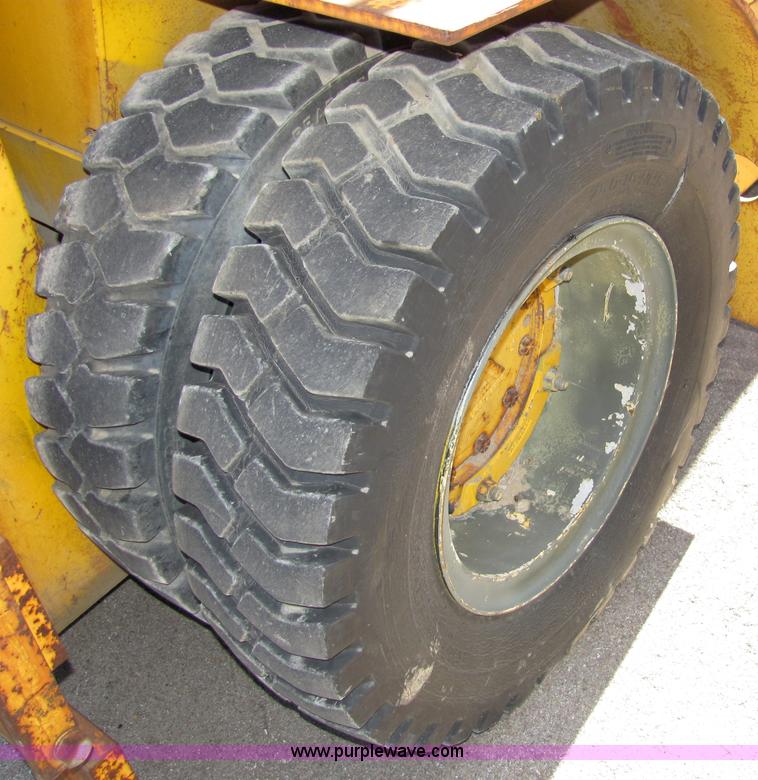 image for item 2455 Allis Chalmers ACP60BPS forklift