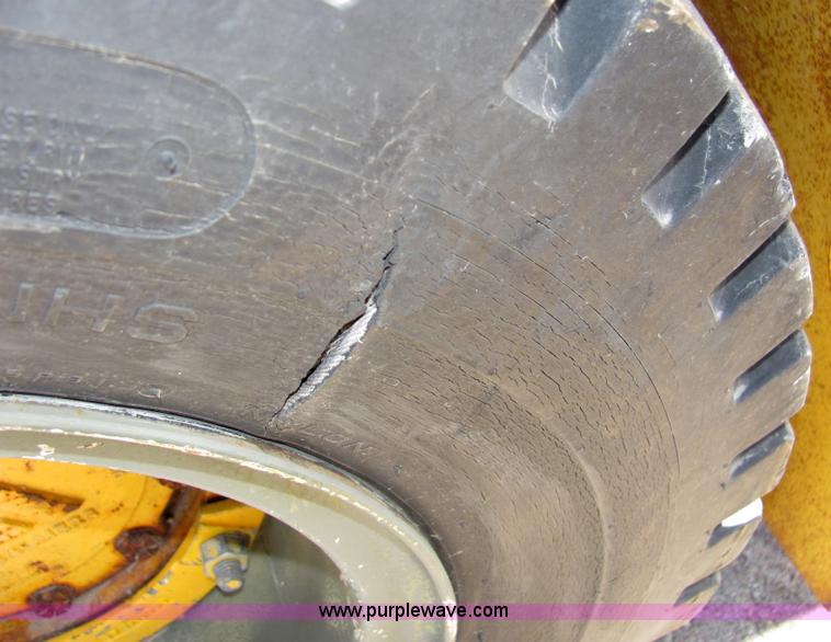 image for item 2455 Allis Chalmers ACP60BPS forklift