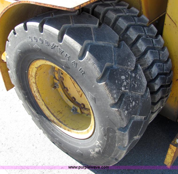 image for item 2455 Allis Chalmers ACP60BPS forklift