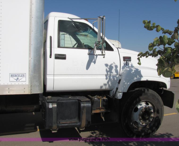 image for item 2476 2001 GMC C6500 Hercules box truck